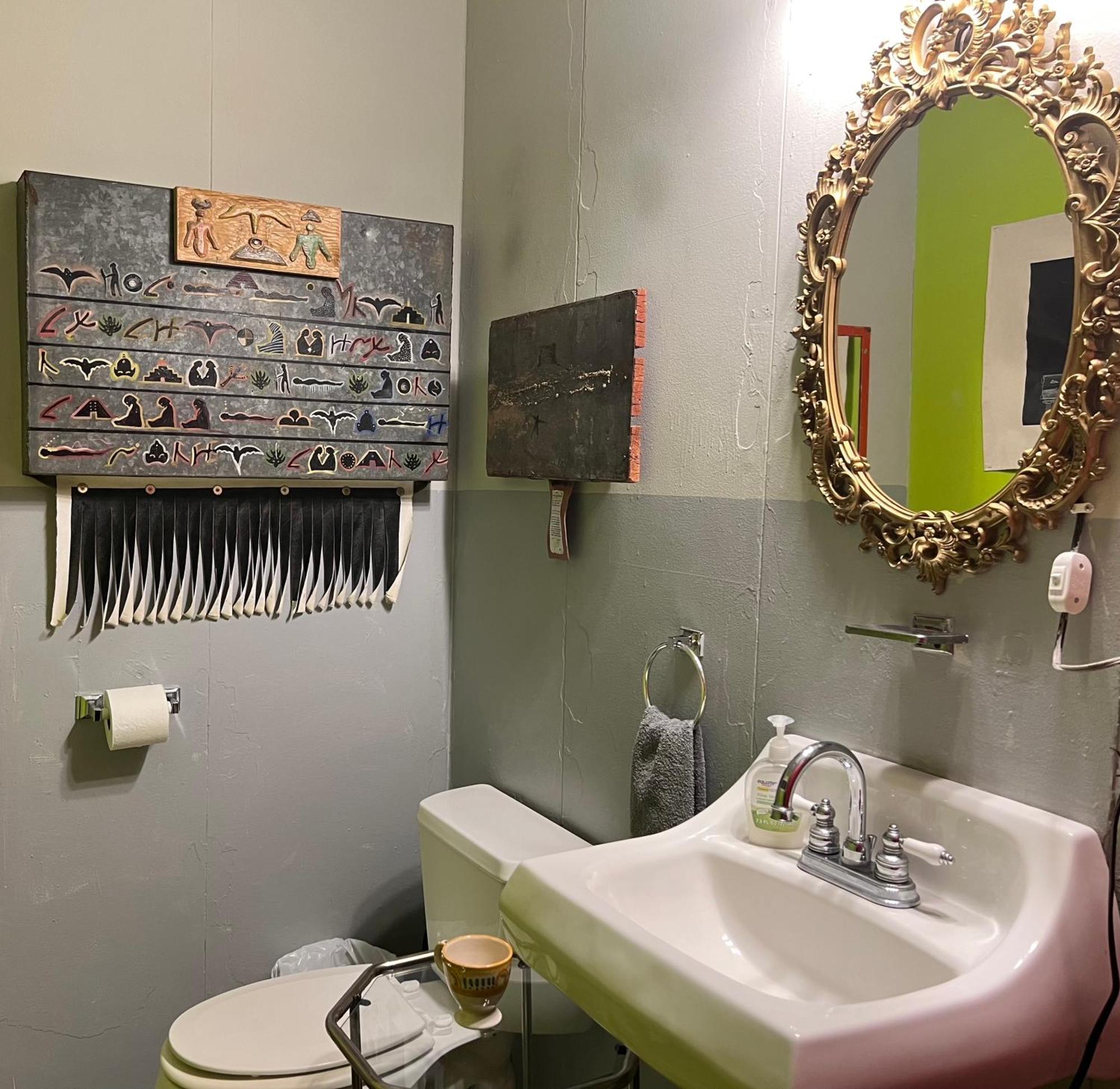 Space Castle: A 1950S Gas Station Transformed Into An Art Themed Wonderland Truth or Consequences Kültér fotó
